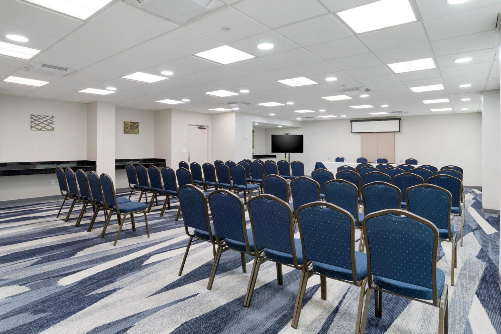 Comfort Inn & Suites New Orleans Airport North Кеннер Экстерьер фото